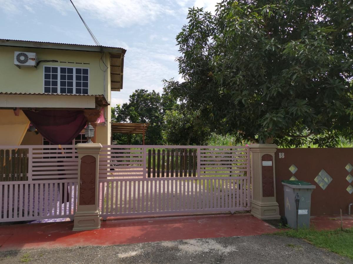 Sri Makmur Pontian Homestay Pontian Besar Bagian luar foto